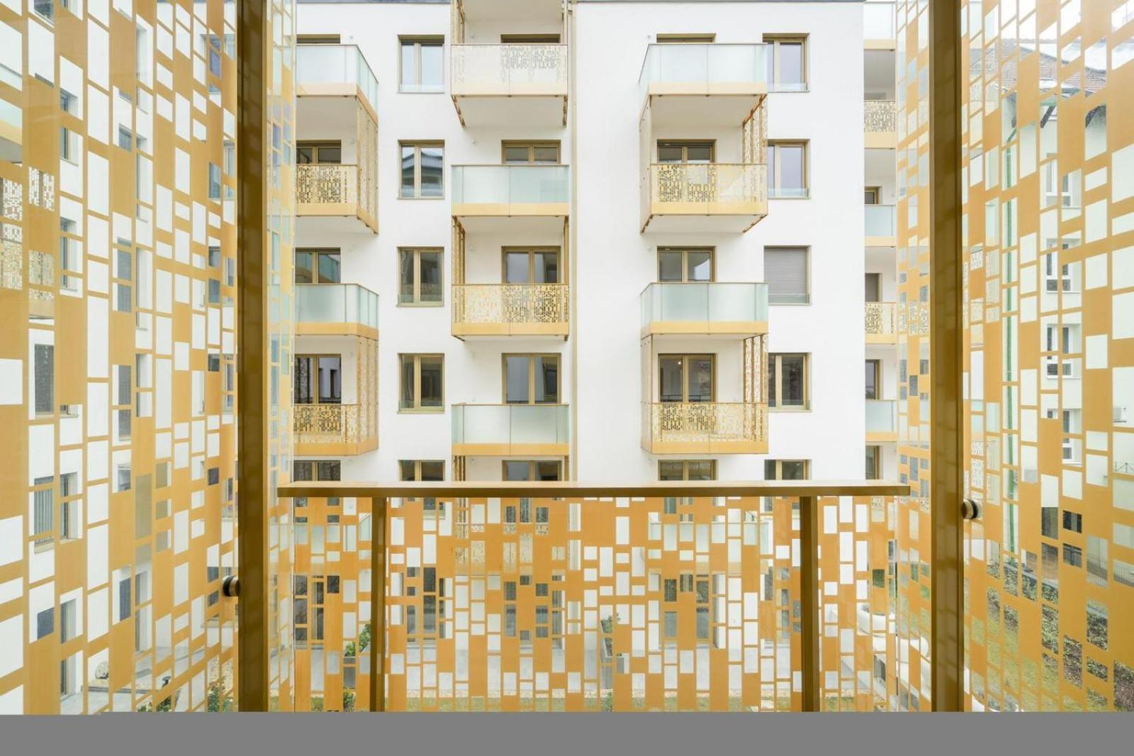 Comfort Court Apartment - Free Parking, Balcony Boedapest Buitenkant foto